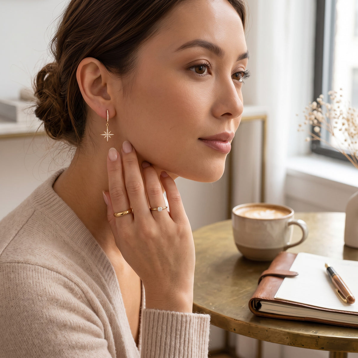 Boucles d’oreilles Snow en acier inoxydable 316L mises en scène, étoiles pendantes à strass